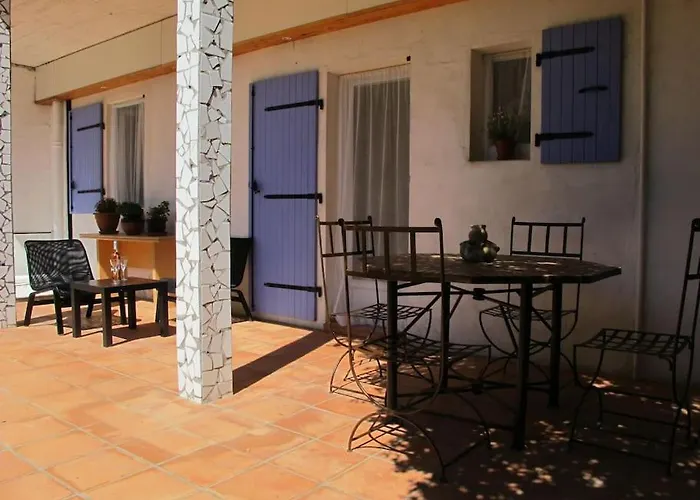 Avec Terrasse Ouverte נים